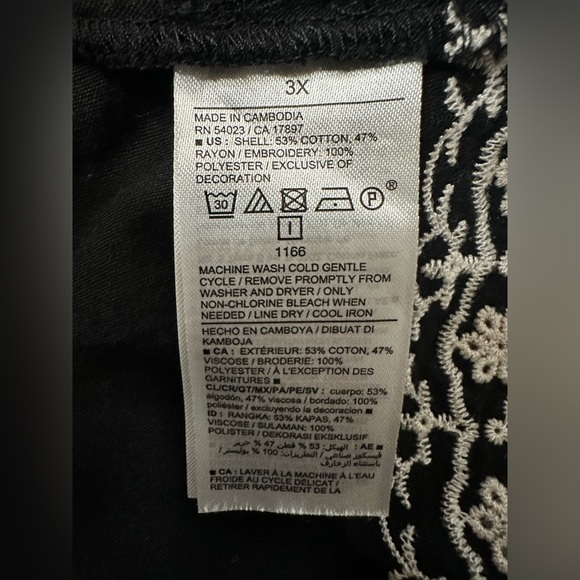 Old Navy Black and White Dress - Picture 5 of 10